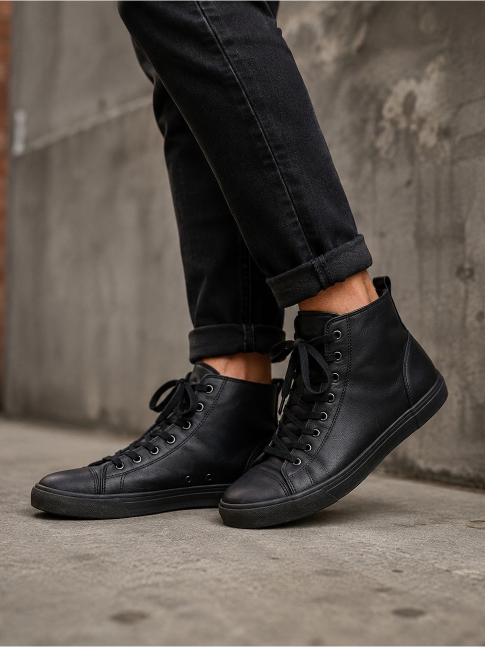 H&M Black High Top Sneakers Men’s 10.5 EU 44 Faux Leather Lace Up Casual